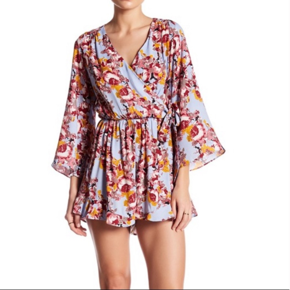 ASTR tie front floral romper